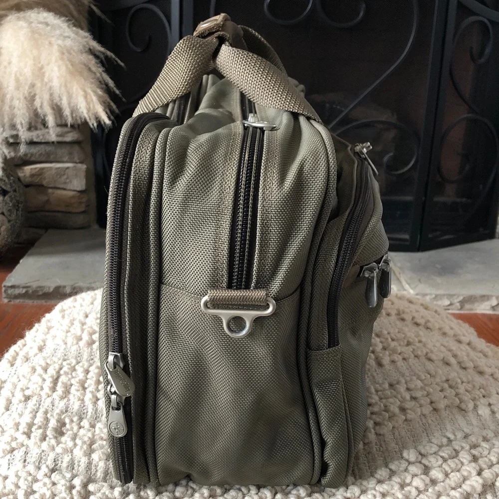 Briggs & Riley Bag 17” Bag Olive Green Duffle Crossbody Multi Pocket Travel Bag! - Picture 4 of 9